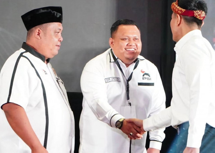Dilantik Langsung oleh Kaesang Pangarep, Ade Anggara Pimpin PSI Prabumulih