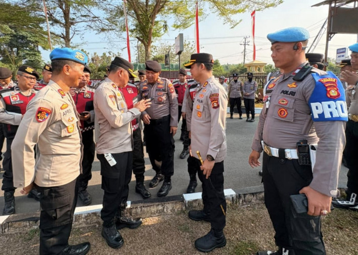 Cegah Judi Online, Kapolres Prabumulih Mendadak Cek HP Seluruh Anggota
