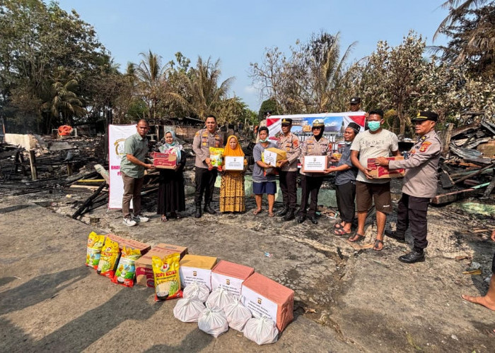 Bhayangkari dan Polres Prabumulih Turun Tangan, Korban Kebakaran di Zibang Terima Bantuan