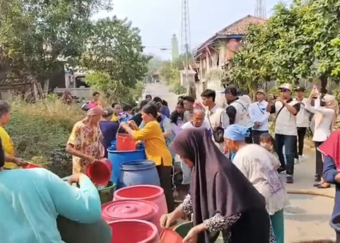 Hadapi Kekeringan, Pemkot Prabumulih Salurkan Air Bersih ke 10 Titik