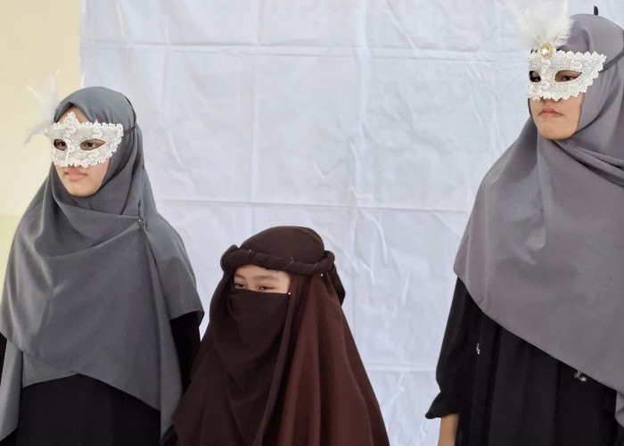 Lomba Tahunan Al Furqon Prabumulih, Santri Putri Unjuk Bakat Lewat Drama Islam