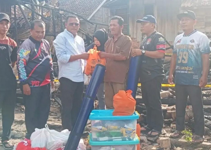 Rumah Ludes Dilalap Api, Wali Kota Prabumulih Langsung Salurkan Bantuan