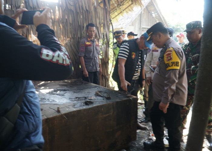 ﻿Polres Prabumulih bersama Tim Gabungan Bongkar Gudang Penimbunan BBM Ilegal di Patih Galung 