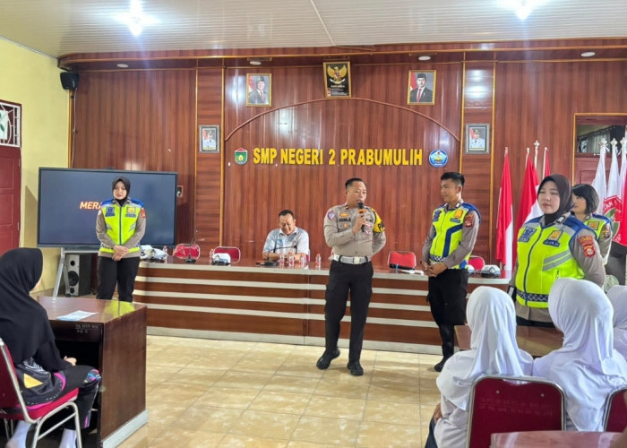 Satlantas Polres Prabumulih Kenalkan SMA Taruna Kemala Bhayangkara kepada Siswa SMPN 2