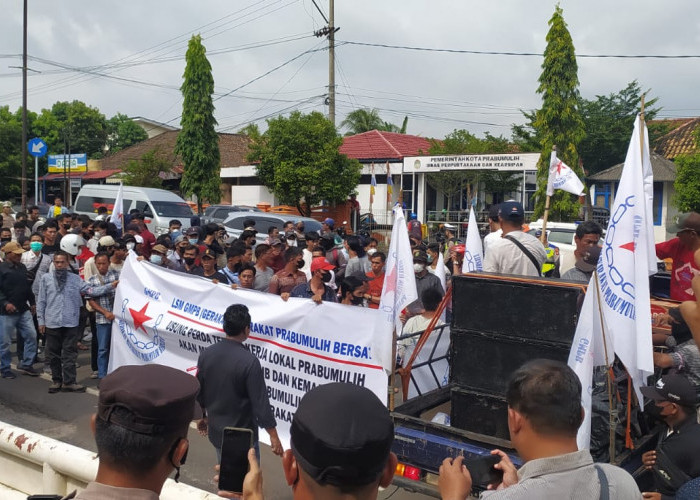 Tenaga Kerja Lokal Tak Diprioritaskan oleh Perusahan Migas,  Massa Geruduk Kantor DPRD