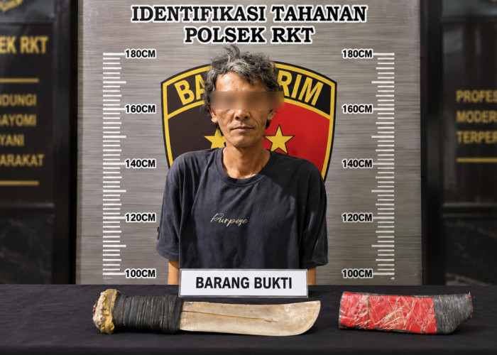 Patroli Malam Polsek RKT Temukan Pria Bawa Senjata Tajam di Dekat Gerbang Tol