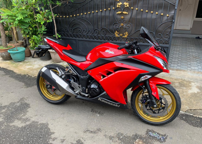 Kawasaki Ninja 250 2026 vs Honda CBR250RR, Lebih Pilih Motor Sport Mana?
