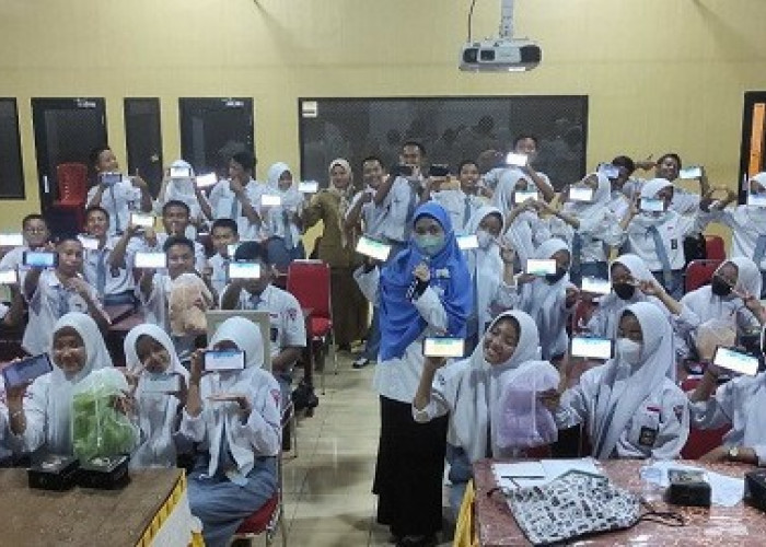 Serba Digital, SMKN 1 Prabumulih Beramai-ramai Unduh Aplikasi Mobile JKN 