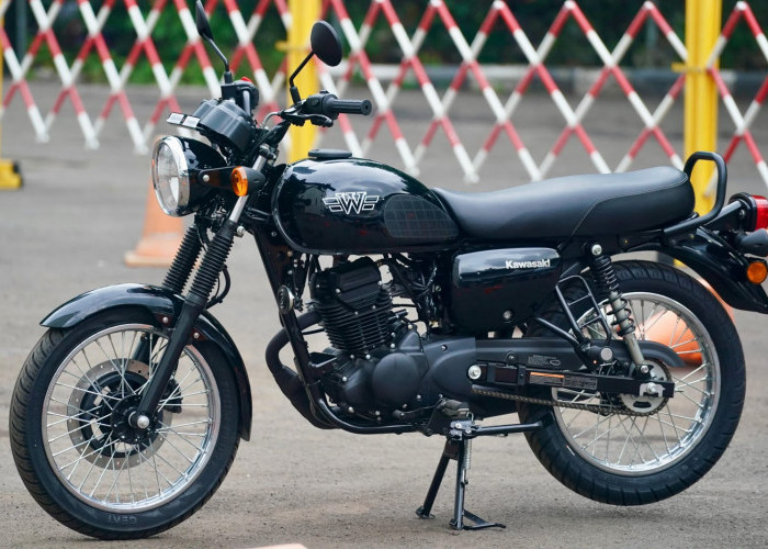 Kawasaki W175 2026 vs Yamaha XSR155, Pilihan Motor Klasik Untuk Anak Muda
