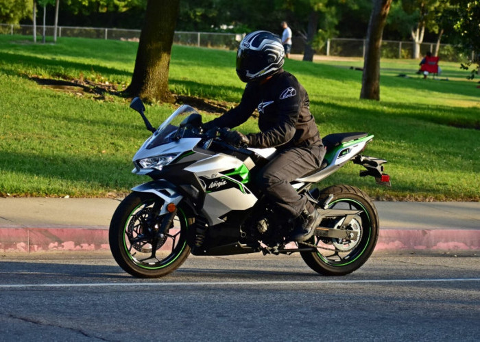 Motor Listrik Kawasaki Ninja e-1, Lebih Canggih Juga Menarik daripada Pesaingnya?