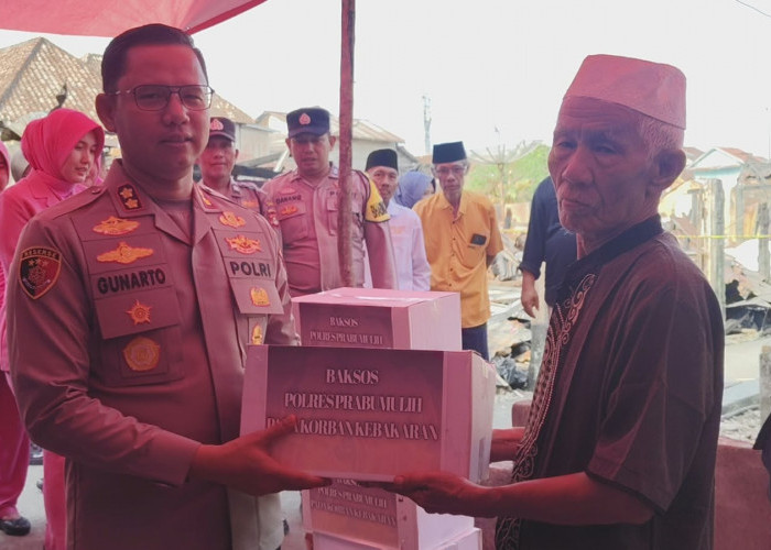 Polres Prabumulih Salurkan Bantuan untuk Empat Keluarga Korban Kebakaran di Pasar I