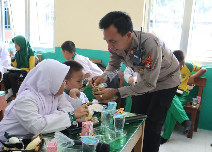 Aksi Sosial Polres Prabumulih, 233 Paket Makanan Sehat untuk Anak Sekolah