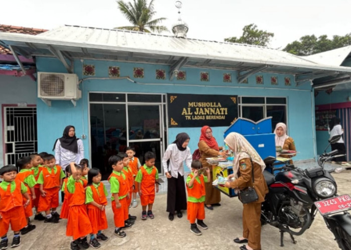 Dinas Perpustakaan Prabumulih Sambangi TK Ladas Berendai, Tanamkan Minat Baca Sejak Dini