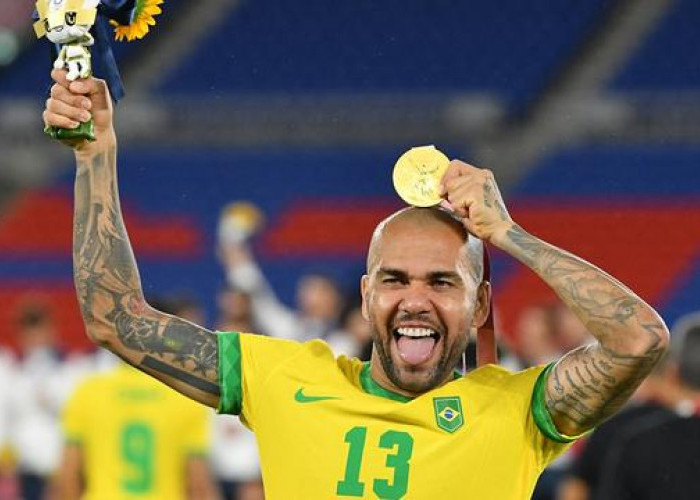 Tite Dikritik Bawa Dani Alves ke Piala Dunia 2022, Ternyata Ini Alasannya!