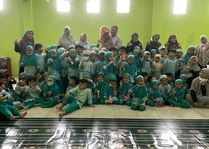 TK IT Al Hasanah Prabumulih Gelar Roadshow Dongeng Kemanusiaan, Siswa Larut dalam Cerita Kak Inug