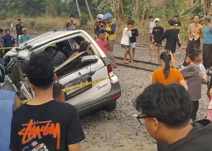 Tragedi di Perlintasan Pakjo Prabumulih, 4 Penumpang Panther Meninggal Ditabrak KA