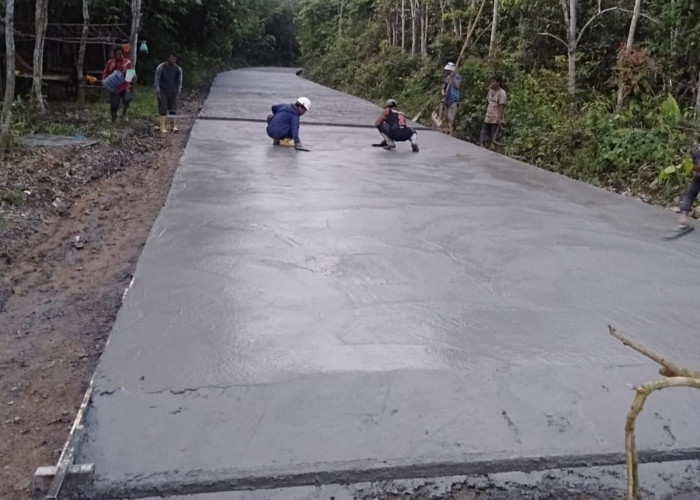 Satu Tahun Rusak Akibat Proyek Tol, Ini Kondisi Terbaru Jalan Utama Desa Talang Batu