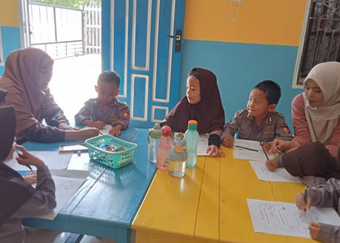 TK IT Shoutul Quran Prabumulih Ajak Siswa Mengenal Hewan Berkaki Dua dan Empat