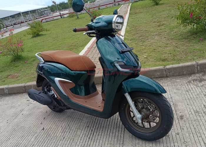 Honda Stylo 160 vs Yamaha Grand Filano dan Honda Scoopy, Perbandingan Motor Retro Modern