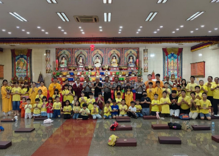 Minggu Kasih di Vihara Vajra Bhumi Prabu, Kapolres Prabumulih Ajak Anak Hindari Bullying