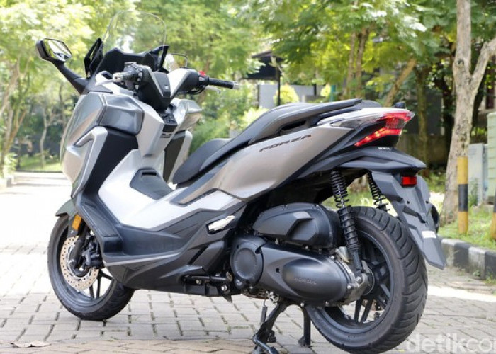 Honda Forza 2026 vs Yamaha XMAX 250, Duel Motor Premium Kelas Atas Tahun Ini