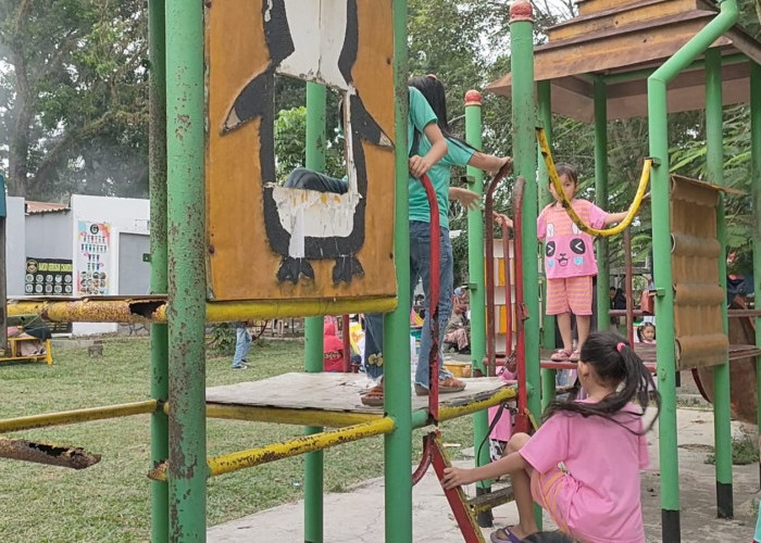 Membahayakan, Fasilitas Permainan Anak Taman Kota Banyak Rusak