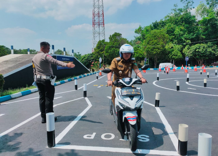 ﻿Bakal Menyetir Sendiri Setelah jadi 'Pengangguran', Wako Prabumulih Ridho Yahya Buat SIM 