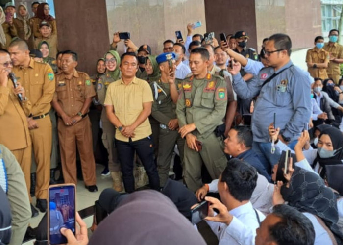 Aksi PHL Tolak Penundaan Pengangkatan CASN, Wako Prabumulih Cak Arlan Siap Perjuangkan