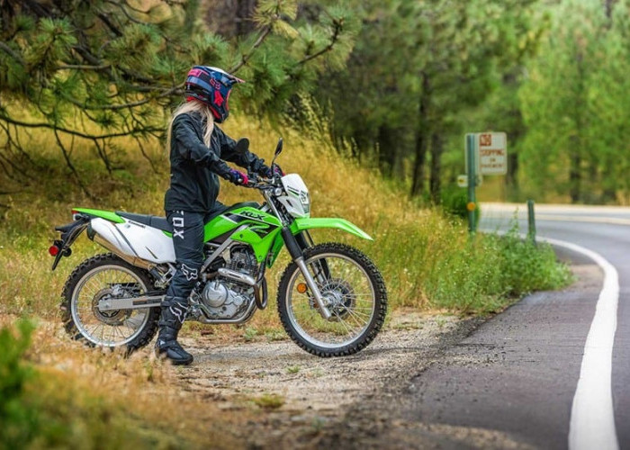 Spesifikasi Kawasaki KLX230 2026, Motor Dual Purpose dengan Mesin Andal Untuk Segala Medan