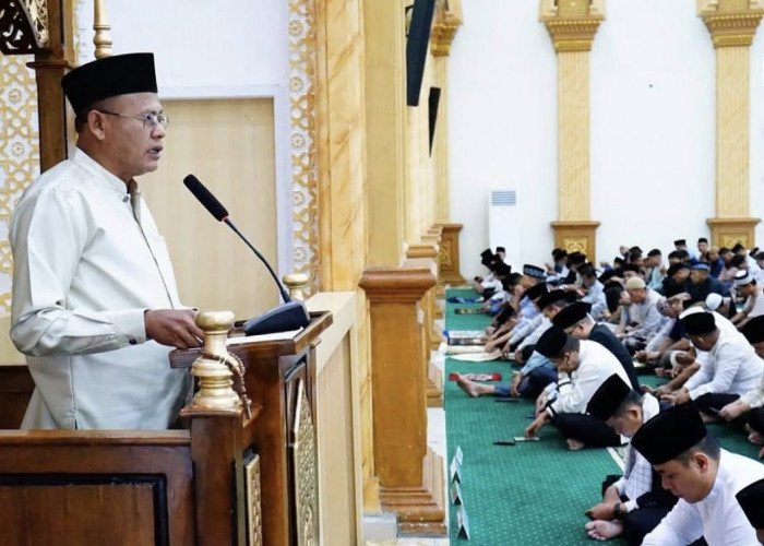 Ribuan Jamaah Padati Islamic Center, Wali Kota Prabumulih Ajak Perkuat Persatuan di Hari Raya