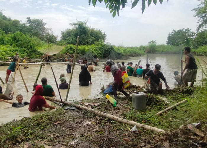 Upacara Mubus Babak, Tradisi Menangkap Ikan di Sumatera Selatan