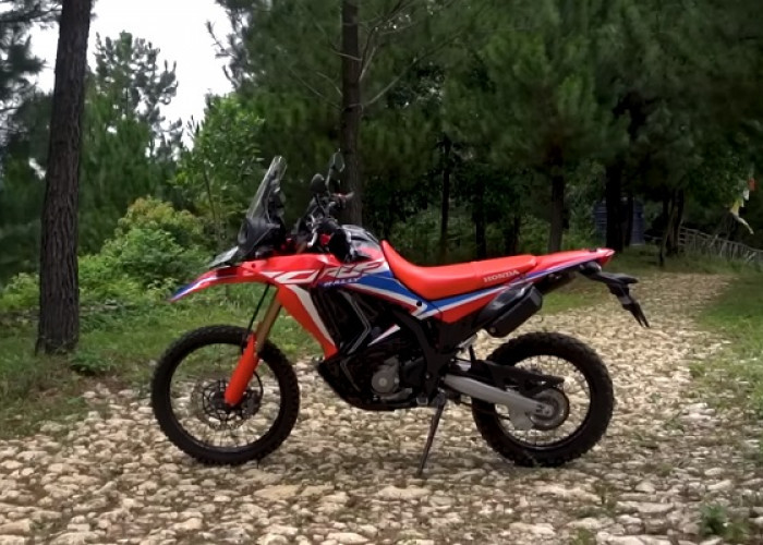 Fitur Keamanan Honda CRF250 Rally 2026, Rem Cakram dan Assist Slipper Clutch