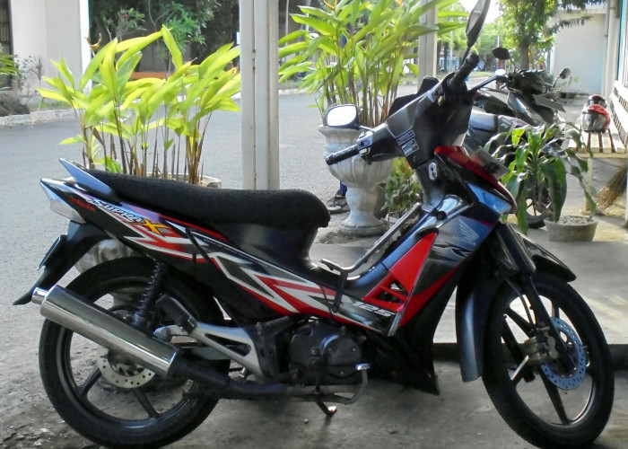 Honda Supra X 125 FI vs Yamaha Jupiter Z1 dan Suzuki Smash FI, Perbandingan Motor Bebek Masa Kini 