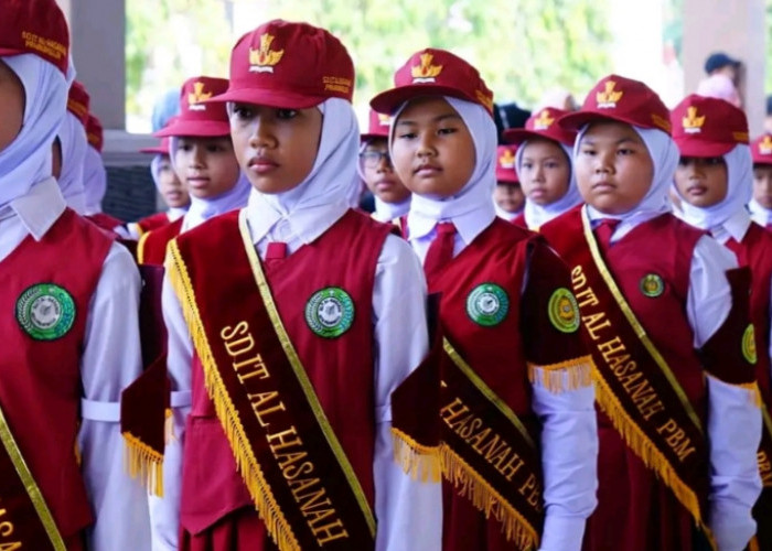IT Al Hasanah Prabumulih Raih Juara Lomba Gerak Jalan HUT RI ke-81