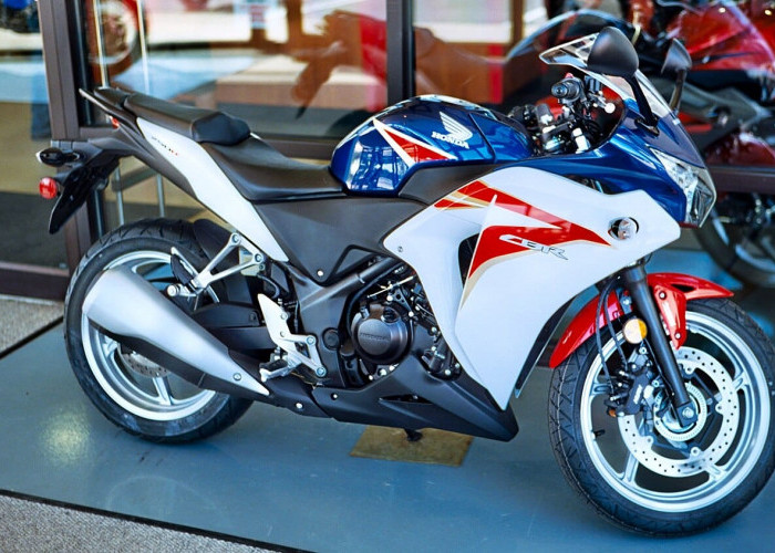 Kelebihan dan Kekurangan Honda CBR250R, Motor Sport Touring yang Tetap Menarik Hingga Kini