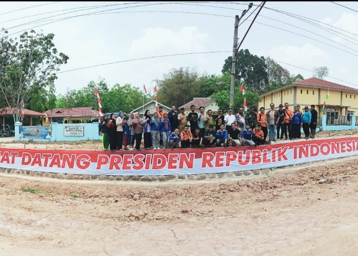 Masyarakat Prabumulih Euforia Sambut Kedatangan Presiden Jokowi