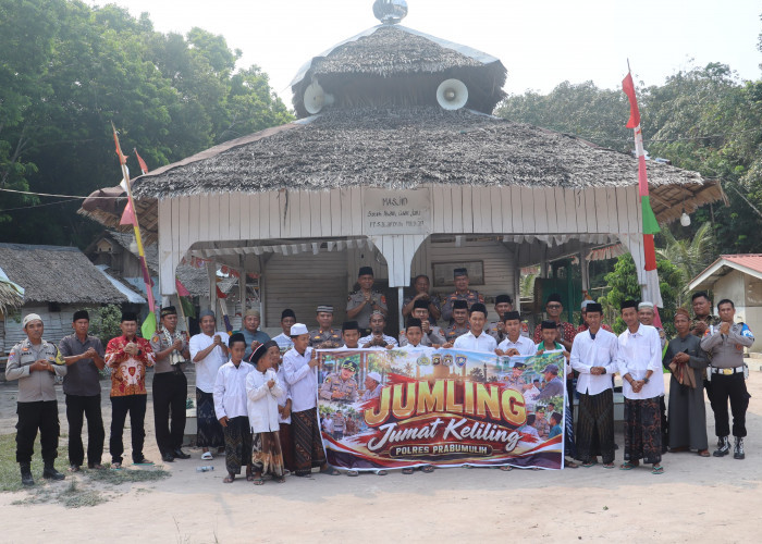 Polres Prabumulih Gelar Jumat Keliling dan Tanam Pohon di Pesantren Salafiyah Putihan