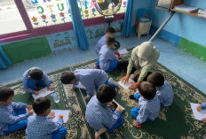 TK Ladas Berendai Ciptakan Pembelajaran Menyenangkan, Kolase Jadi Media Asah Motorik Anak