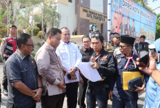 Puluhan Massa PKRI Kepung DPRD Prabumulih, Desak Legalitas 21 Perusahaan Diusut