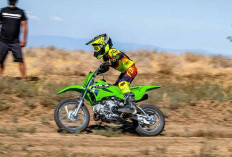 Kawasaki KLX110R L 2026 vs Honda CRF110F, Lebih Pilih Motor Trail Mana?