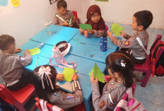Asah Kreativitas Anak, TK Ladas Berendai Berkreasi Membuat Gurita