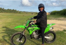 Kawasaki KLX85 L 2026 vs Yamaha YZ85 LW, Lebih Pilih Mini Motor Cross Mana