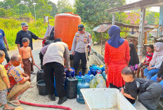 Sumur Warga Mulai Mengering, Polsek RKT dan BPBD Salurkan 5.000 Liter Air Bersih
