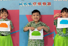 Penuh Keceriaan, Siswa TK Ladas Berendai Prabumulih Belajar Membuat Rumah dari Origami