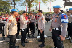 Cegah Judi Online, Kapolres Prabumulih Mendadak Cek HP Seluruh Anggota