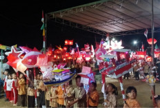 Semarak HUT RI ke-81, Siswa SDN 05 Lubai Ramaikan Pawai Obor di Malam 17 Agustus
