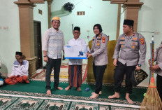 Polisi dan Warga Kompak Salat Subuh Berjamaah, Polsek RKT Perkuat Kamtibmas di Karang Bindu