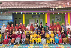 Semarak HUT RI ke-81, Sekolah IT Al Hasanah Prabumulih Tampil dengan Pakaian Adat Nusantara
