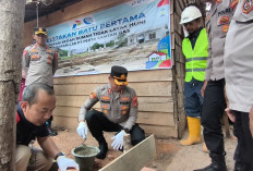 Peduli Warga Kurang Mampu, Polres Prabumulih - Pertagas Bedah Dua Rumah di Anak Petai 