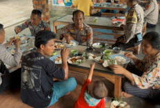 Dekat dengan Warga, Polsek Prabumulih Barat Hadirkan Aksi Sosial Jumat Berkah